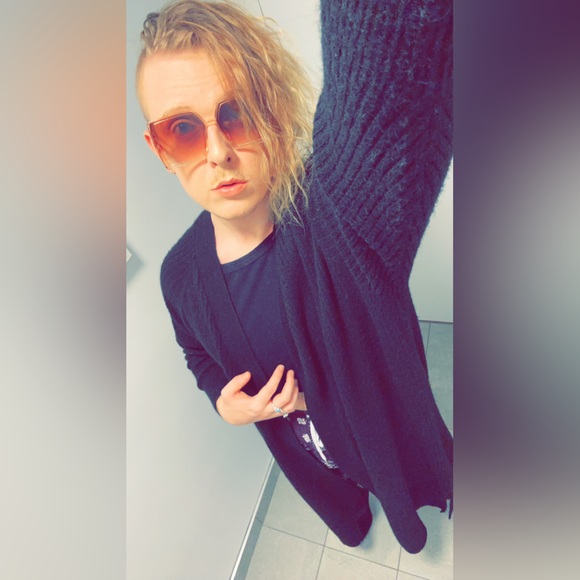 Meet your Posher, Eric - Picture 2 of 2